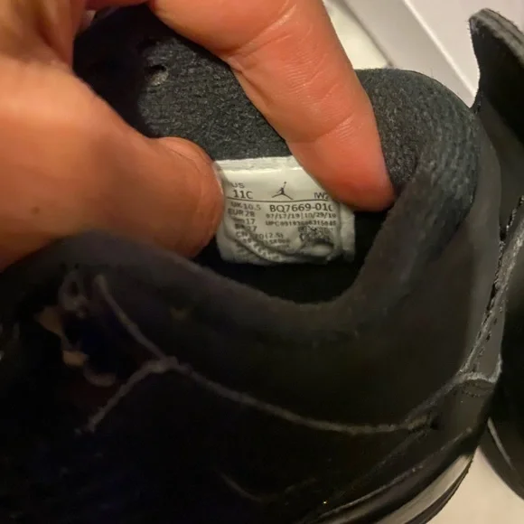 Nike air jordan 4 retro black cat